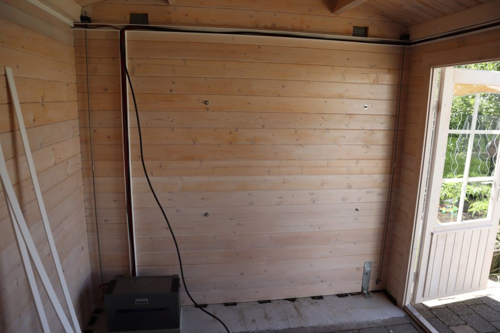 Montage - Kabel verlegen in Kabelkanälen